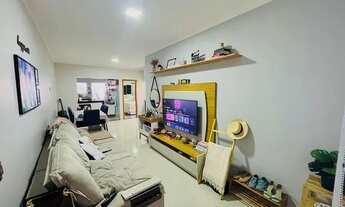 Imagem 5: Encantadora casa à venda! contando com 2 quartos, incluindo uma suíte relaxante, sala ampl