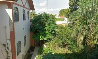 Imagem 2: Casa em lote com área de 720 m² no Centro de Mateus Leme/ MG