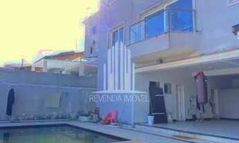 Imagem 5: Casa de alto padrão no Residencial 10, com 4 suítes (a máster com closet e banheira), 395m