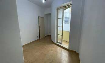 Imagem 2: Apartamento para venda tem 40 metros quadrados com 1 quarto em Catete - Rio de Janeiro - R