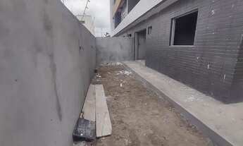 Imagem 3: Térreo com quintal em L de 50m com 2 quartos 219 mil no Colibris