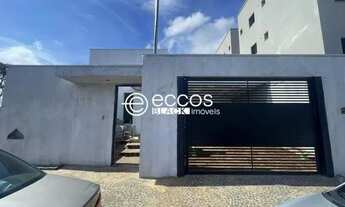 Imagem 2: Casa à venda, 3 quartos, 1 suíte, 4 vagas, JARDIM VENEZA - Uberlândia/MG