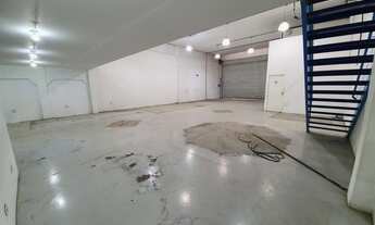 Imagem 2: Galpão para alugar, térreo e superior, total de 500 m2, 5 vagas, 4 banheiros, Polvilho, Ca