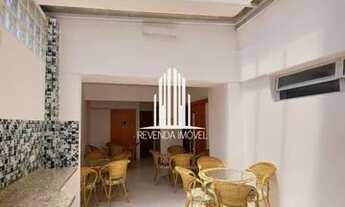 Imagem 6: Apartamento com 2 dormitórios, 1 banheiro com janela, 2 vagas livres de garagem