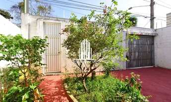 Imagem: Terreno com 2 casas, sendo uma delas um