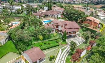 Imagem 2: ENORME E CHARMSOSA CASA EM CONDOMÍNIO FLAMBOYANT