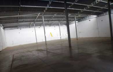 Imagem 9: Galpão com amplo pátio para estacionamento