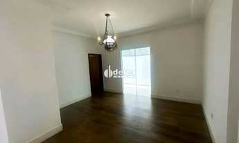 Imagem 3: Casa residencial com 3 quartos sendo 2 suítes, disponível para locação no bairro Vigilato