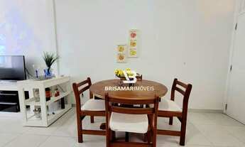 Imagem 3: PITANGUEIRAS- UMA QUADRA DO COM VISTINHA PARA A PRAIA , GARAGEM NO PRÉDIO, TOTALMENTE REFO