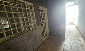 Imagem 3: Vendo Casa de 2 Quartos na Esplanada 05 Valparaiso GO em frente a BR 040