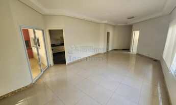 Imagem: Casa com 03 dormitórios, sendo 02 suítes