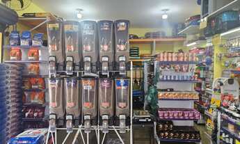 Imagem 7: Casa de Ração Galpão / depósito com venda por R$100.000