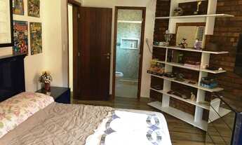 Imagem 7: Casa de condomínio para venda possui 320 metros quadrados com 4 quartos em Badu - Niterói