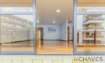 Imagem 7: Desocupado, 220 m², 1 por andar com hall privativo, 4 quartos sendo 2 suítes, todo reforma