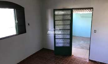 Imagem 2: Colônia à venda, 3 quartos, 1 suíte, 3 vagas, Laranjeiras - Uberlândia/MG