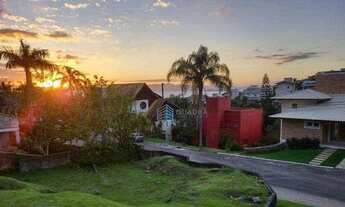 Imagem 2: Terreno com Linda Vista para o Mar em Condomínio Fechado no Cacupé, Florianópolis !!
