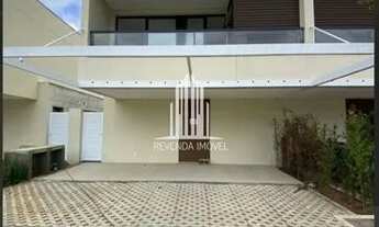 Imagem 2: Casa com 3 suítes, 4 banheiros e 2 vagas com 152m² Alphaville - Alpha House