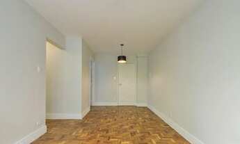 Imagem 3: Ótimo apartamento com 2 dormitórios, sendo uma suíte. Sala em 2 ambientes e 1 vaga de gara