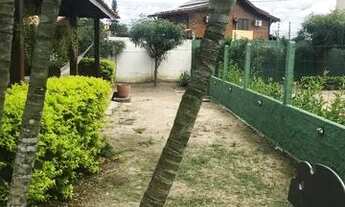 Imagem 4: Casa de esquina, com 1000m2 de área, cercada por condomínios