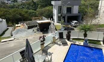 Imagem 3: Casa Assobradada com 3 suítes, 6 banheiros, 4 vagas, Residencial New Ville, em Santana de