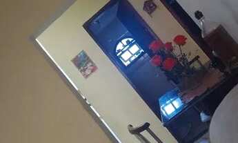 Imagem 2: Vendo apt de 2 quartos.sala cozinha banheiro areia de serviço garagem