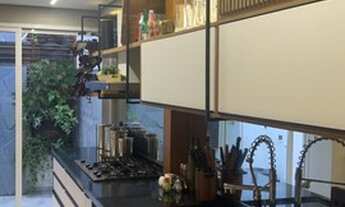 Imagem 4: Casa de condomínio para venda possui 240 metros quadrados com 3 quartos