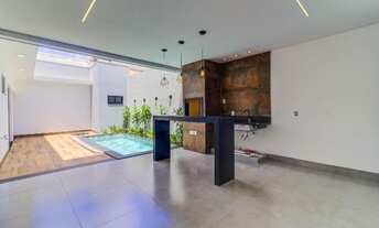 Imagem 2: Luxuosa Casa de Alto Padrão com 3 Suites e Lazer no Guará II (Aceita Financiamento