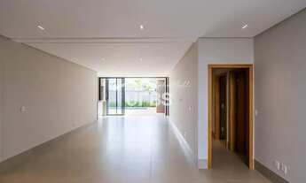 Imagem 3: Térrea para venda com 253 metros quadrados com 4 quartos