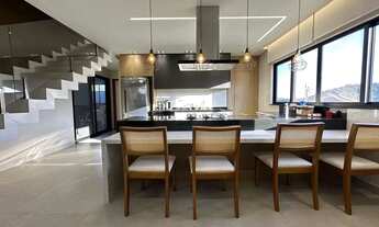 Imagem 6: Casa Semi-Mobiliada de Alto Padrão em Condomínio Fechado