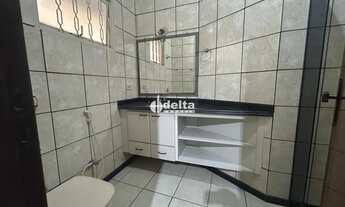 Imagem 5: Casa residencial com 3 quartos sendo 1 suíte, disponível para locação no bairro Jardim Pat