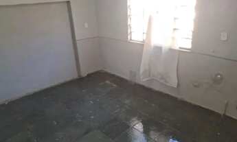 Imagem 5: Casa dois quartos vaga dois carros R$850 Arsenal beira da Av Dr Eugenio Borges 2000