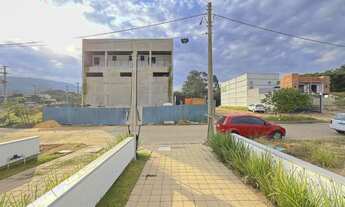 Imagem 3: Casa em Porto Alegre, no bairro Hípica, com 2 dormitório(s), e 2 banheiros, à venda