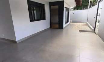 Imagem 7: Casa à Venda na Zona 2 - Automática em Maringá com 3 Quartos