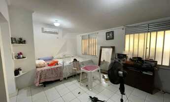 Imagem 7: Casa de 393m² no Bairro Aeroporto com 3 Quartos, 4 Banheiros e 3 Garagens