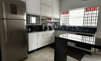 Imagem: CASA - 4 DORMITÓRIOS - TERRAS DE SÃO JOÃO