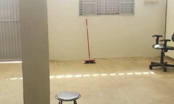 Imagem 5: Cajado imóveis vende no Setor Tradicional um sobrado com quatro quatro em um lote de 450m²