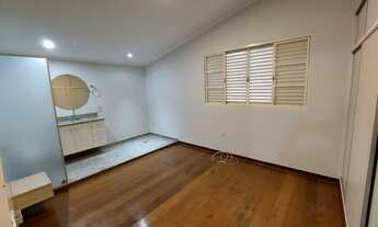 Imagem 7: Casa Sobrado no Jardim Karaiba, 273m², 04 Quartos, 01 Suíte, 02 Vagas de Garagem