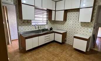 Imagem: Sobrado independente a 400metros da Estação