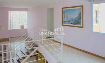 Imagem 4: Localizada em um bairro tranquilo e seguro, essa casa com 3 dormitórios (1 suíte) é uma ót