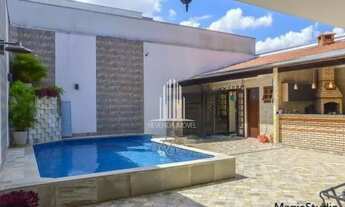 Imagem 2: CASA Á VENDA COM 03 DORMITÓRIOS, 01 SUÍTE, COM PISCINA NO PARQUE DOS PASSAROS EM SÃO BERNA