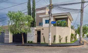 Imagem 3: Casa para Venda em Uberlândia, Jardim Botânico, 4 dormitórios, 2 suítes, 4 banheiros, 2 va