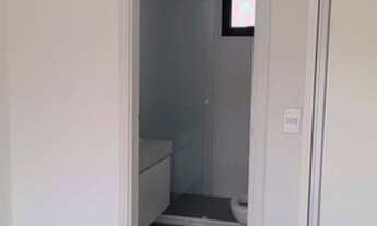 Imagem 7: STUDIO BEM LOCALIZADO, 32 m2, 1 dormitório, sendo suíte, pisos em porcelanato, sala, varan