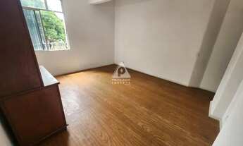 Imagem 3: Ótimo apartamento de 2 quartos (vazio) s/ vaga na Alfredo Pinto