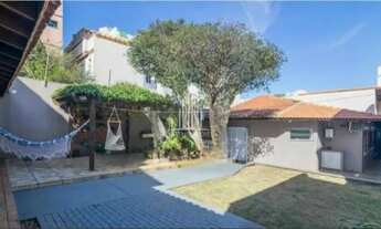 Imagem 1: Sobrado á venda com 251m² 3 dormitórios 5 vagas de garagem com jardim na Vila Eldizia