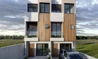 Imagem: Casa em condomínio, nova, com fachada