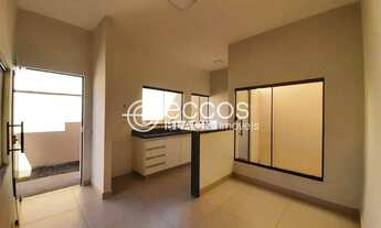 Imagem: Casa para aluguel, 2 quartos, 1 suíte