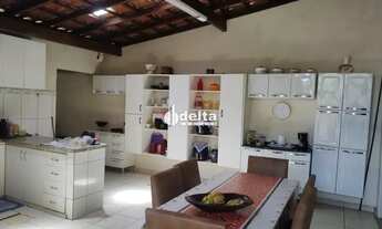 Imagem 4: Casa residencial com 5 quartos sendo 1 suíte disponível para venda no bairro Segismundo Pe