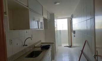 Imagem 10: Dois quartos + gabinete, três banheiros , duas garagens, próximo ao Shopping Itaigara