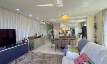 Imagem 2: Dois apartamentos unificados no Centro de Capão da Canoa, com 177 m² privativos, 5 dormitó