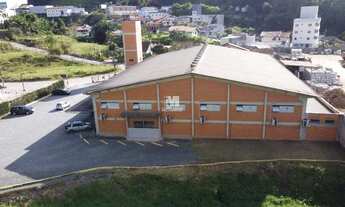 Imagem 4: Casa a venda com galpão e um enorme terreno aos fundos